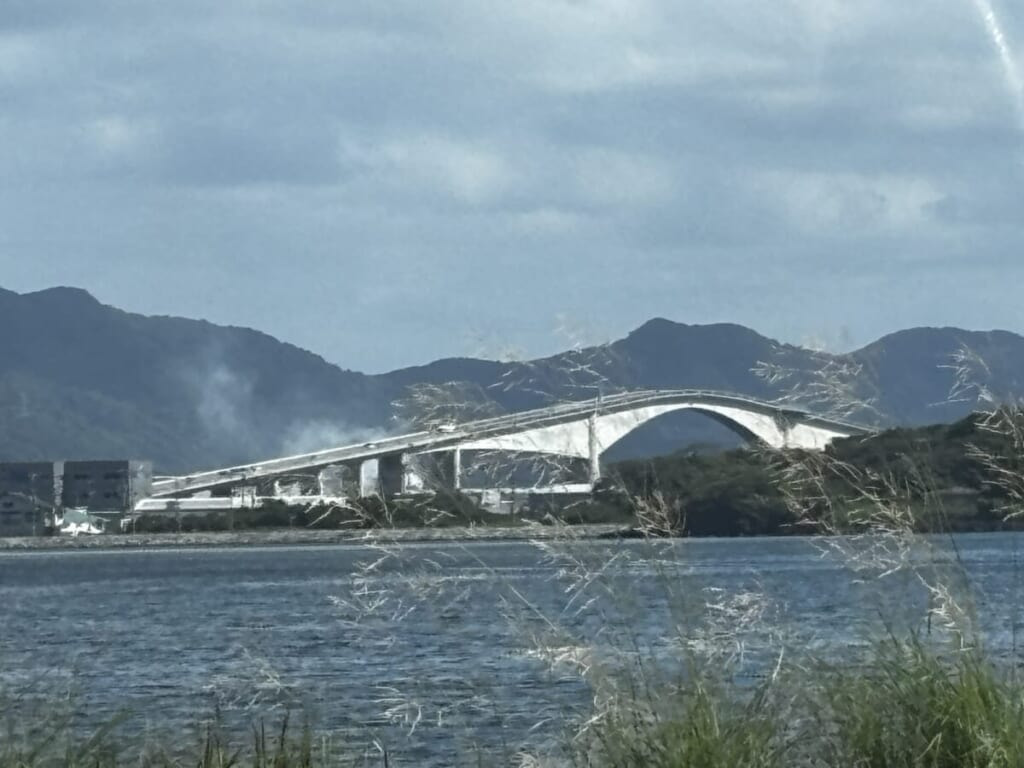 江島大橋（ベタ踏み坂）